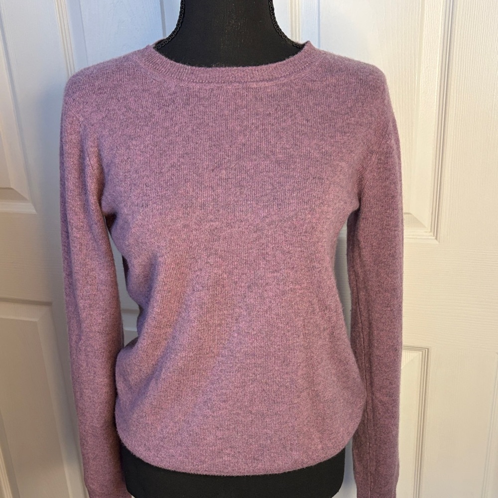 Tahari Cashmere Lightweight Light Lavender Sweater size small